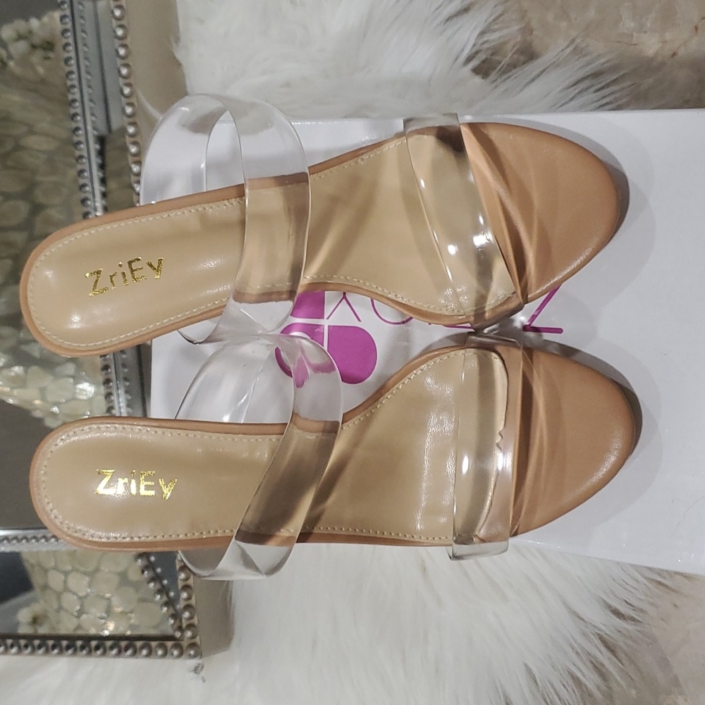 NWOT Zriey  open toe clear heels size 6